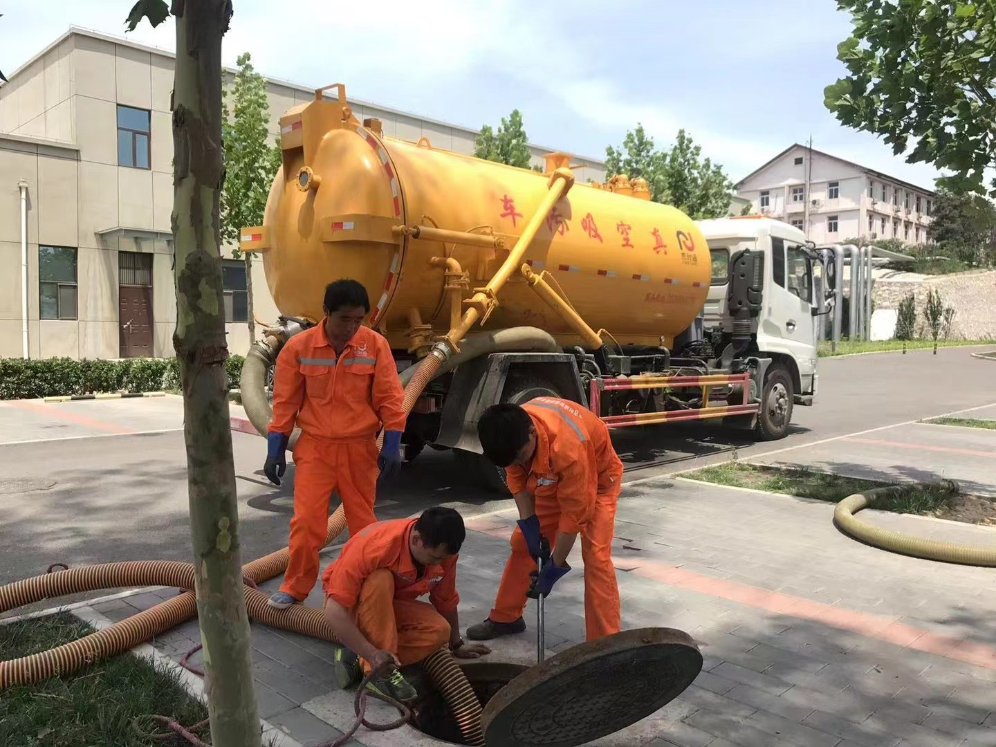 河间化粪池清理与5-8吨吸粪车施工效率分析